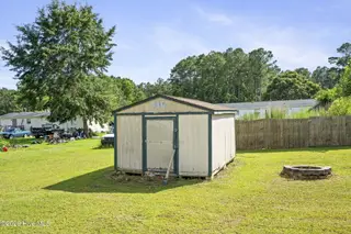 178 Cedarwood Drive, Swansboro, NC 28584 – photo 23: 23-web-or-mls-174-Cedarwood-6-29-26-022