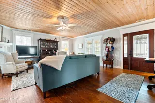 1017 N Lord Street, Southport, NC 28461 – photo 10: living room 2