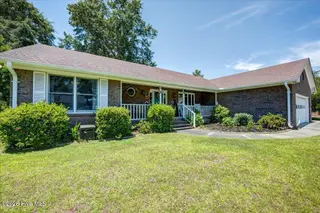 217 Pinewood Drive, New Bern, NC 28562 – photo 11: 22-217_pinewood-54