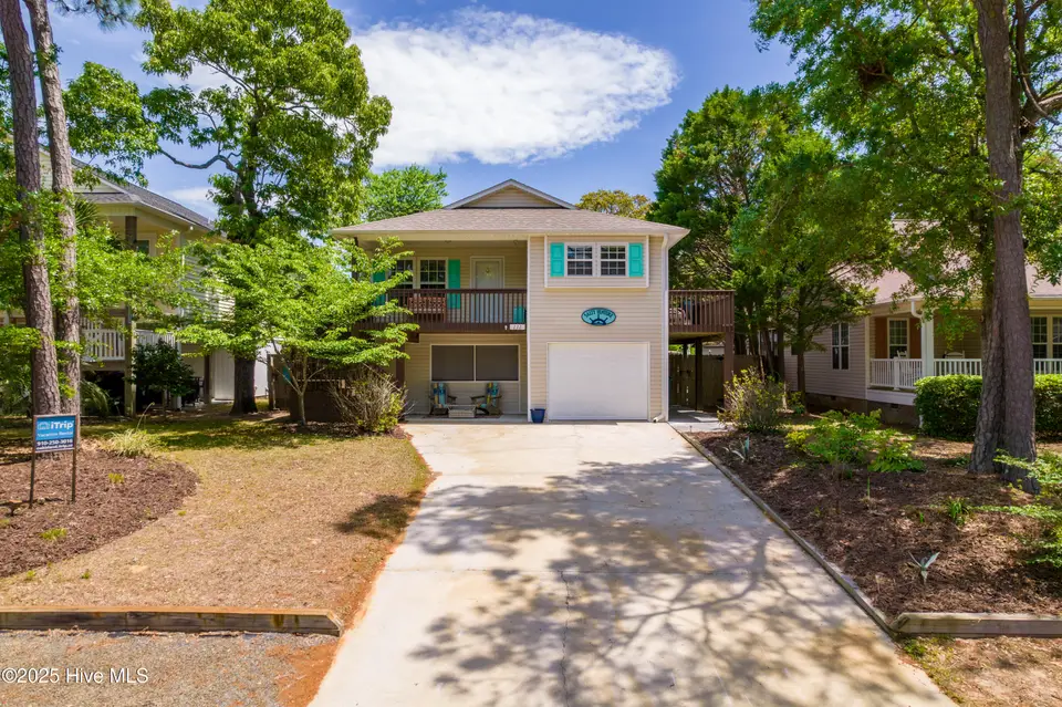 222 NE 36th Street, Oak Island, NC 28465 – photo 1 of 62: 222 NE 36th St -39
