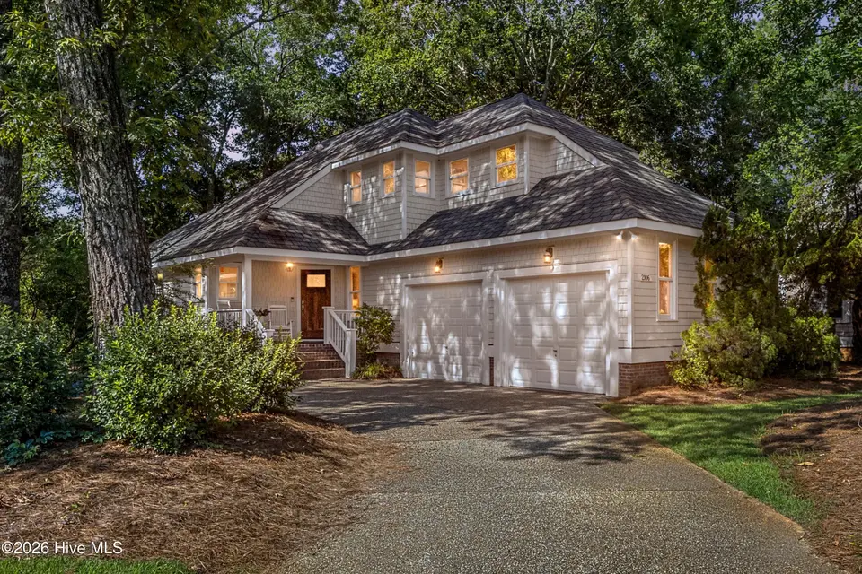2106 Medeira Court, Wilmington, NC 28405 — 3-bedroom home in Landfall, Wilmington, NC, photo 1 of 53
