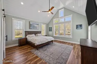 620 W Wilson Creek Drive, Trent Woods, NC 28562 – photo 21: Primary bedroom