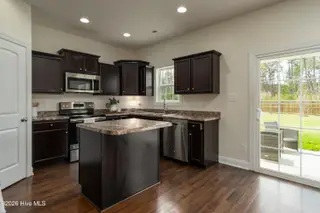 519 Stately Pines Road, New Bern, NC 28560 – photo 13: 519 Stately Pines-17