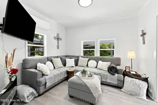 1222 Cedar Street, New Bern, NC 28560 – photo 4: Cedar_living room #3