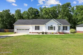 304 Marlin Lane, Pikeville, NC 27863 — 3-bedroom home in Cherry Grove, Pikeville, NC, photo 1 of 16: 01-304 Marlin Ln-1
