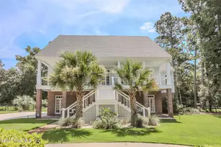 6111 Leeward Lane, Wilmington, NC 28409 — 5-bedroom home in Windward, Wilmington, NC, photo 2 of 48: southerland-WEB-8302