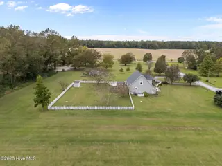 74 S Hummingbird Lane, Rocky Point, NC 28457 — 3-bedroom home in Highsmith Estates, Rocky Point, NC, photo 9 of 38: 27-web-or-mls-DJI_20251010124816_0612_D
