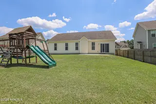 223 Holly Grove Court E, Jacksonville, NC 28540 – photo 9