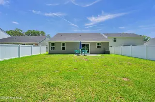 1053 Sharron Creek Drive, Shallotte, NC 28470 — 3-bedroom home in Sharron Creek Crossing, Shallotte, NC, photo 24 of 36: 1053 sharron crk dr-00028