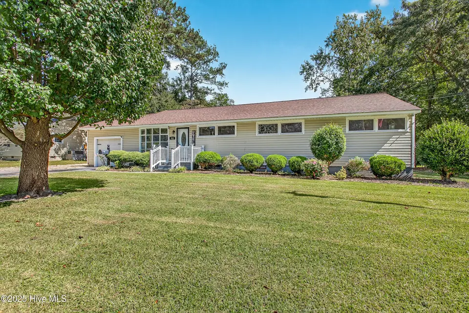 512 Jarman Street, Jacksonville, NC 28540 – photo 1 of 43: 01
