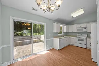 102 Inge Court, New Bern, NC 28562 – photo 2: Dining Area and Kitchen