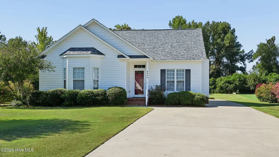 2954 Sherwin Downs Drive, Grimesland, NC 27837 – photo 1 of 32: 3-web-or-mls-2954 Sherwin Downs Drive-2