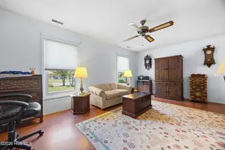102 Greenbriar Drive, Jacksonville, NC 28546 – photo 8: 8_living room