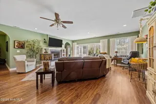 641 Edgewood Avenue, Newport, NC 28570 — 4-bedroom home in Gracelyn Park East, Newport, NC, photo 12 of 57: Living Room