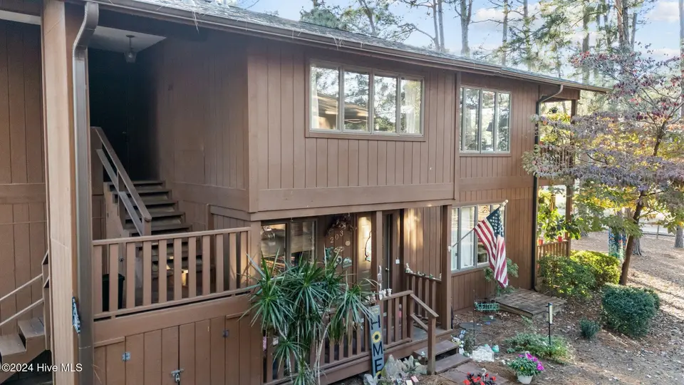 204 Fairway Court, Southern Pines, NC 28387 – photo 1 of 36: main