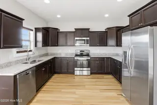 312 Wood House Drive, Jacksonville, NC 28546 – photo 12: Kitchen