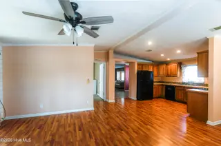 118 Woodland Drive, Swansboro, NC 28584 — 3-bedroom manufactured home in Hadnot Creek, Swansboro, NC, photo 4 of 16: Kitchen