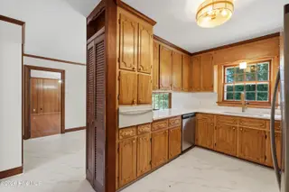 611 Gloucester Road, Goldsboro, NC 27534 — 3-bedroom home in Spring Valley, Goldsboro, NC, photo 19 of 37: 28-611 Gloucester Rd-28