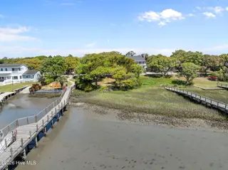 2205 Front Street, Beaufort, NC 28516 – photo 16: 16-web-or-mls-2205 Front St 016