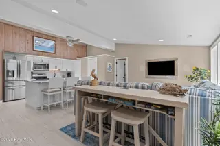 145 Hoop Pole Creek Drive B, Atlantic Beach, NC 28512 – photo 7: 26-web-or-mls-1S3A9220