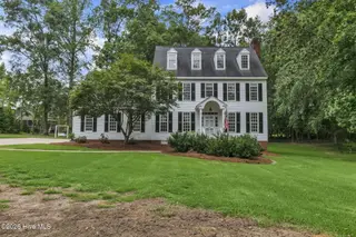 2811 Deerfield Lane N, Wilson, NC 27896 — 5-bedroom home in Deerfield, Wilson, NC, photo 2 of 42: Front