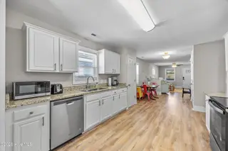 1112 S 10th Street, Wilmington, NC 28401 — 3-bedroom home, Wilmington, NC, photo 4 of 27: Kitchen (1)