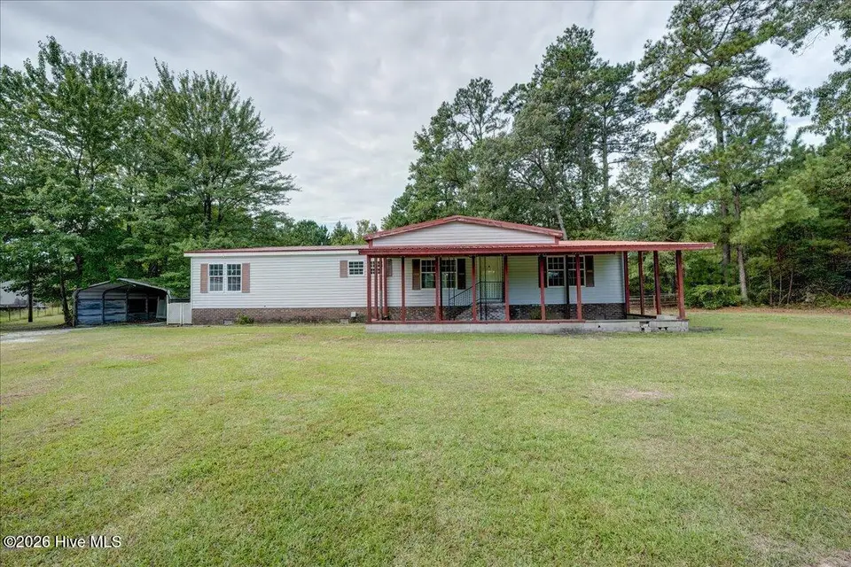 102 Gloria Court, Vanceboro, NC 28586 – photo 1 of 36: 02-1002_Gloria_Ct-24