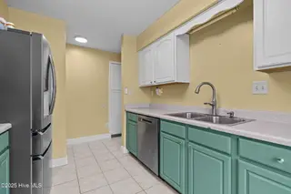 114 Trailwood Drive, Hubert, NC 28539 – photo 8: Kitchen