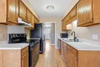 303 Plateau Drive, Greenville, NC 27858 – photo 13: 24-web-or-mls-IMG_2619
