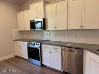 182 Cherry Laurel Drive, Wallace, NC 28466 – photo 10: Kitchen