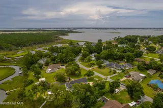 151 Hunting Bay Drive, Cape Carteret, NC 28584 – photo 5: 31-web-or-mls-cchadwick-visuals-151-hunt