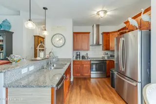 303 W Oak Island Drive, Oak Island, NC 28465 – photo 13: 303 W Oak Island Dr-11