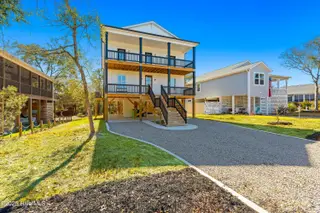 403 E Oak Island Drive, Oak Island, NC 28465 – photo 3: 403 EAST OAK ISLAND DRIVE-3-min