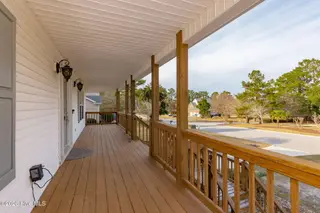 917 W Haven Boulevard, Morehead City, NC 28557 – photo 5: 5-web-or-mls-chadwick-visuals-917-w-have
