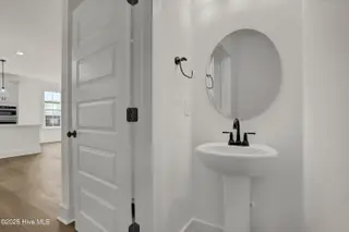 81 Planters Walk, Hampstead, NC 28443 – photo 13: Powder Bathroom