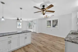 4516 Castle Hayne Road, Castle Hayne, NC 28429 — 2-bedroom home, Castle Hayne, NC, photo 14 of 44: 4516CastleHayneRoad-15