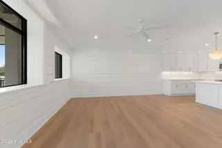 805 Mulberry Street Unit 114, Beaufort, NC 28516 — 1-bedroom condo in 805 Mulberry, Beaufort, NC, photo 14 of 25: Spacious Living and Dining