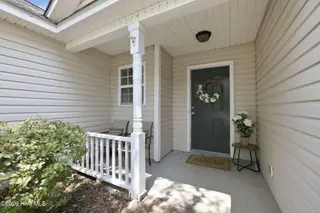 4712 Corena Drive, New Bern, NC 28562 – photo 2: 10-web-or-mls-DSC_2036