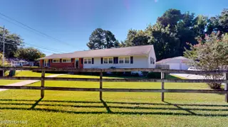 409 Henderson Drive, Jacksonville, NC 28540 – photo 6: 409-Henderson-09042025_071311