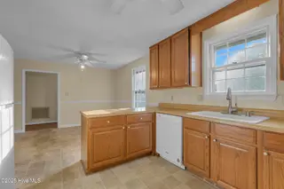 1409 Clifton Road, Jacksonville, NC 28540 – photo 10: IMG_1372