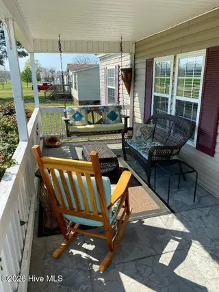6740 Stantonsburg Road, Farmville, NC 27828 – photo 2: Front porch