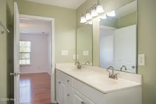 452 Woodland Drive, Swansboro, NC 28584 — 3-bedroom home in Hadnot Creek, Swansboro, NC, photo 16 of 30: 452 WOODLAND (13)