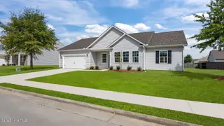 513 Lake Tyler Drive, New Bern, NC 28560 – photo 4: 513 Lake Tyler Drive