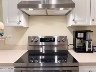 109 Jansen Lane, Winnabow, NC 28479 — 3-bedroom townhome in Mallory Creek Townhomes, Winnabow, NC, photo 8 of 39