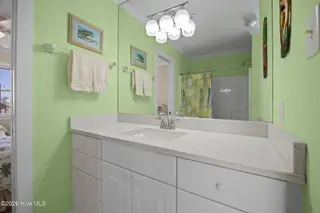 1711 E Fort Macon Road, Atlantic Beach, NC 28512 – photo 24: Jack n Jill Bath