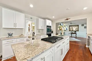 8002 Club House Drive, New Bern, NC 28562 – photo 13: 19-web-or-mls-0C0A1650