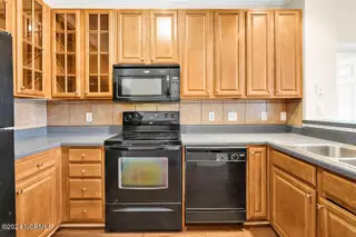 3802 River Front Place Unit 204, Wilmington, NC 28412 – photo 18: 3802RiverFrontPlace204-16