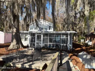 400 Canal Cove Road, Lake Waccamaw, NC 28450 – photo 1: Lake Front