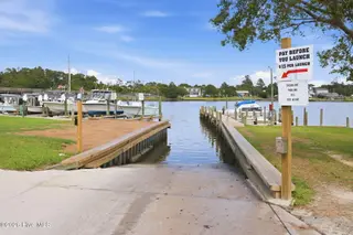 390 Pearson Circle, Newport, NC 28570 – photo 7: 7-web-or-mls-590A5947-edit