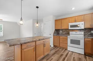 138 NE 74th Street, Oak Island, NC 28465 — 3-bedroom home, Oak Island, NC, photo 14 of 44